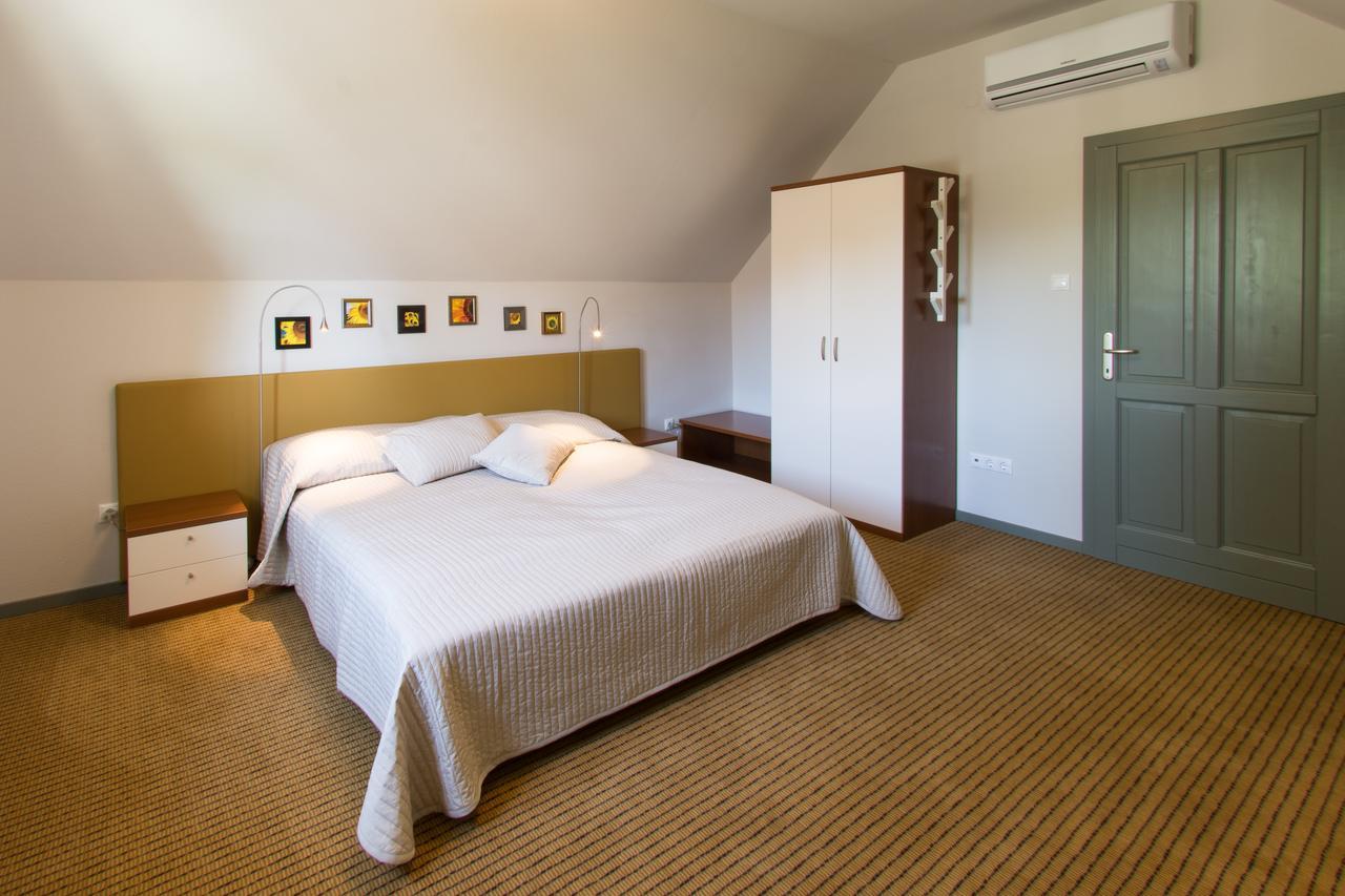 Villa Oliva Boutique Rooms & Spa Zamárdi Kültér fotó